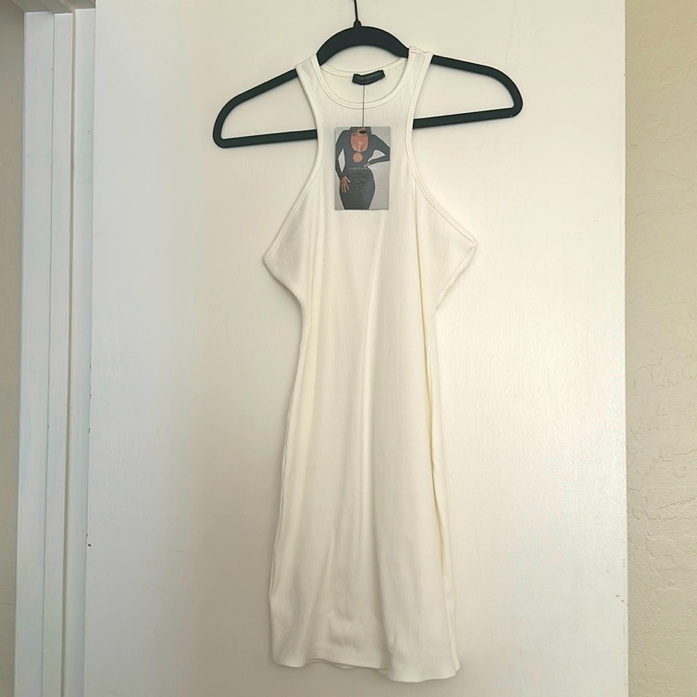 White sleeveless dress